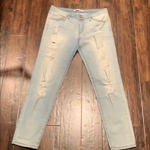 woman’s kancan jeans